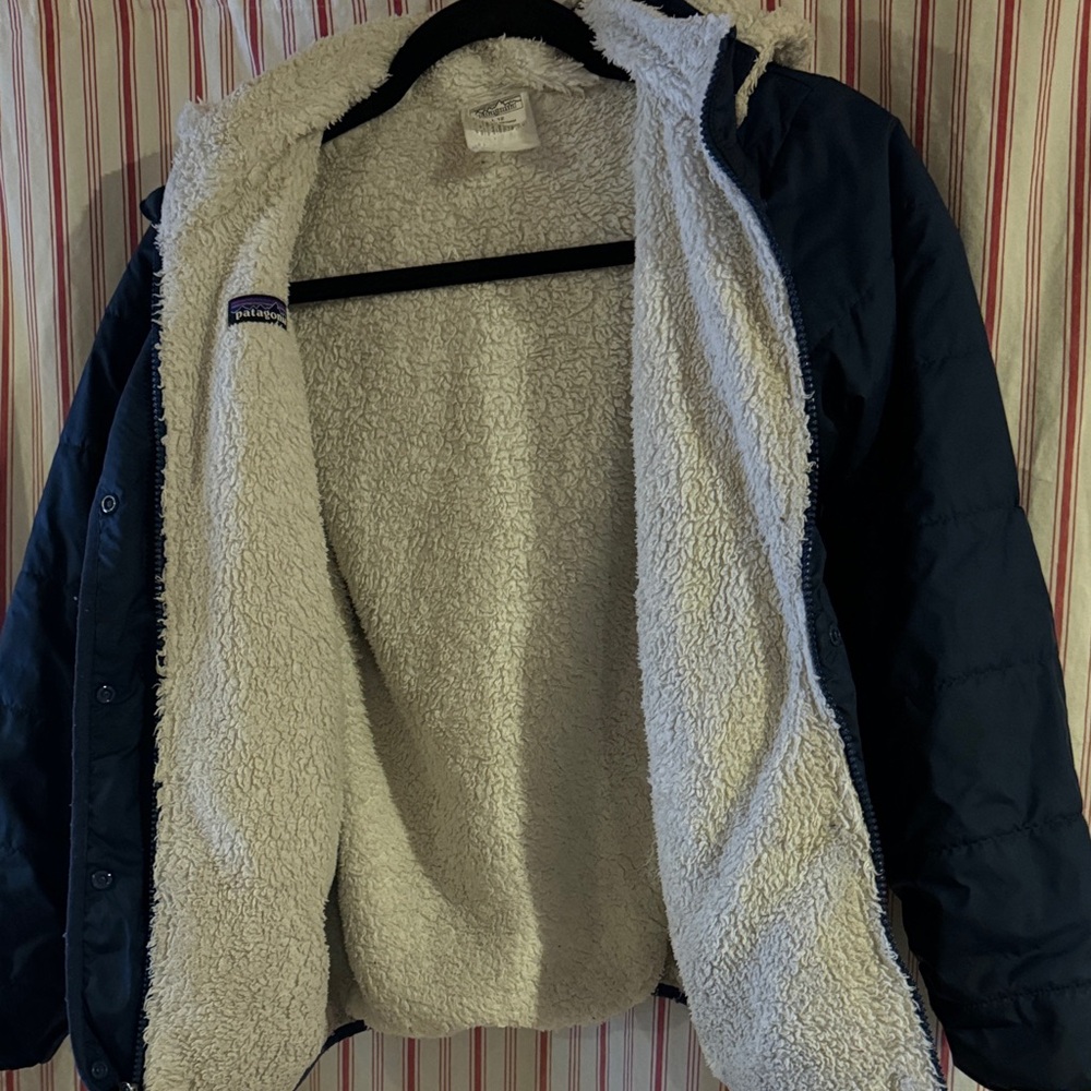 Patagonia Dark Blue Lined Jacket. Kids large(12). Detachable hood. EUC - Picture 4 of 6